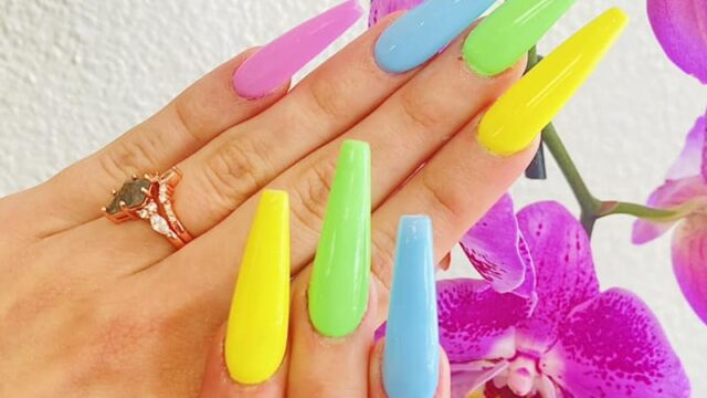 Classy Nails Rainbow