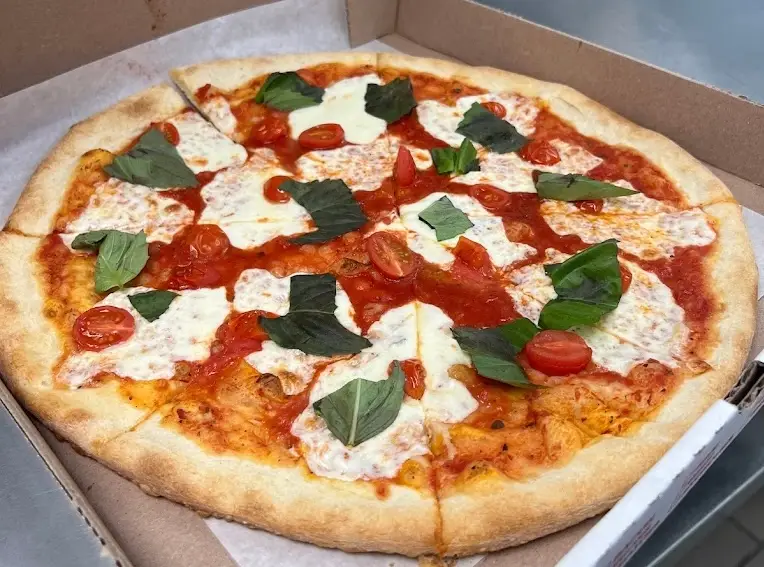 Labi's Margherita Pizza