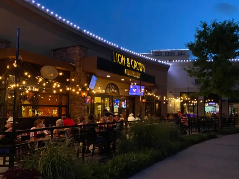 The Lion & Crown